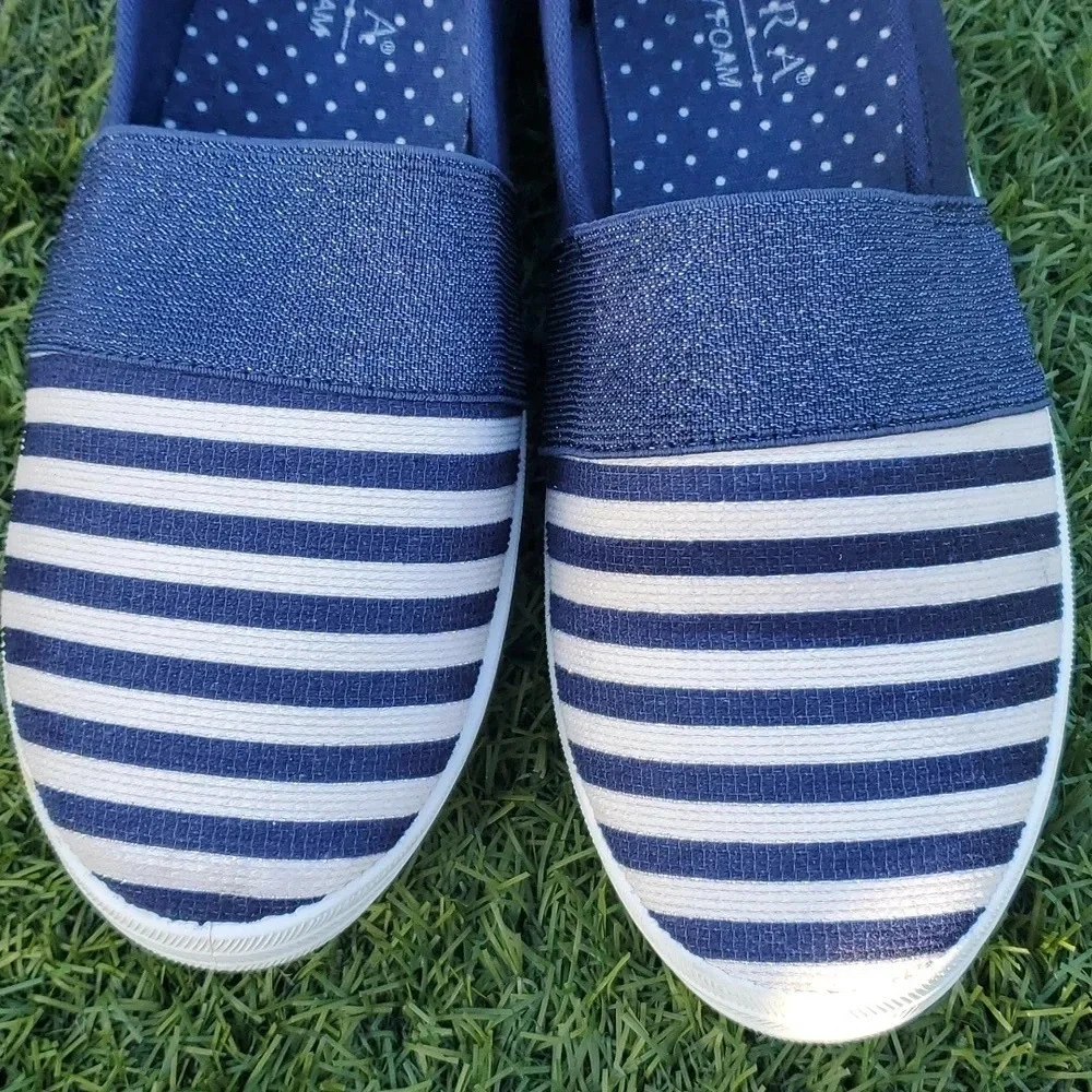 Serra Memory Foam Comfy Navy Blue with Silver Thread Slip On Shoes Size 9 Women
